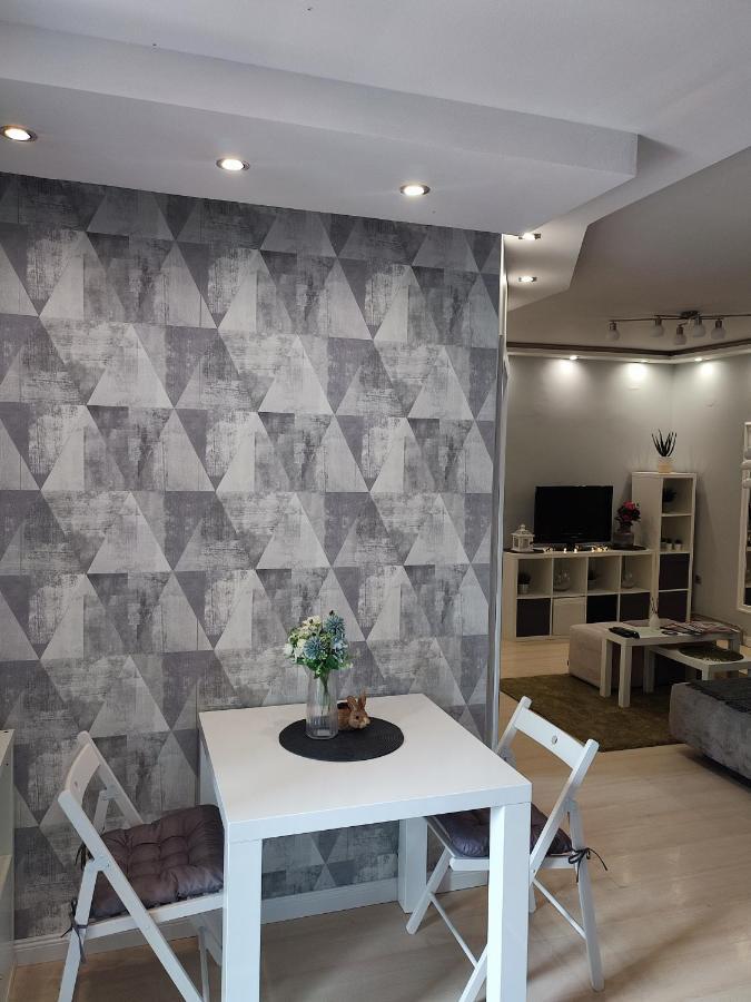Center Danube Street Apartment Novi Sad Bagian luar foto