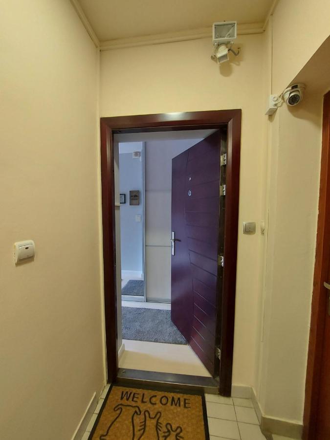 Center Danube Street Apartment Novi Sad Bagian luar foto